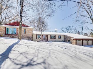14 S Long Lake Trl, North Oaks, MN 55127