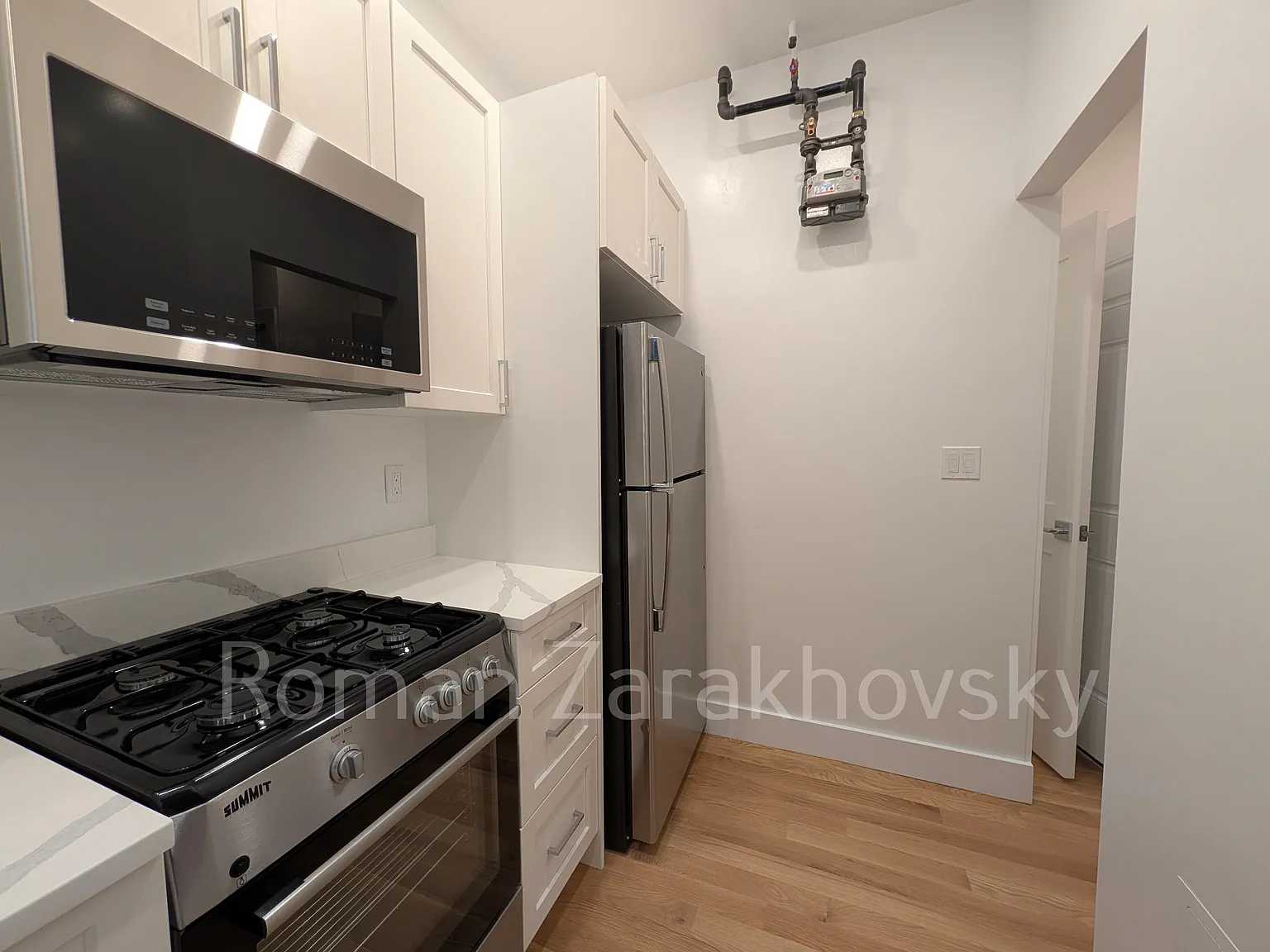 Studio, $2,095 — Photo 4