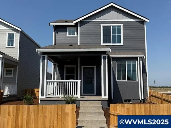 1205 Parkside Ave, Woodburn, OR 97071