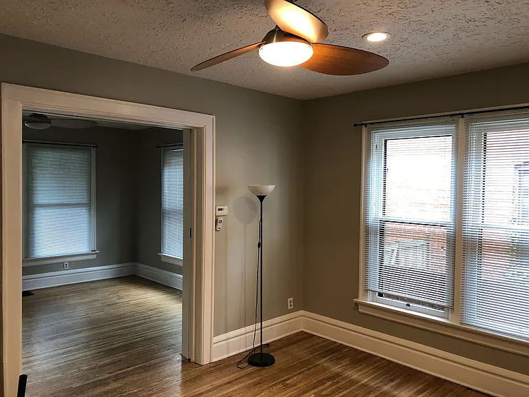 848 Summit St — Photo 5