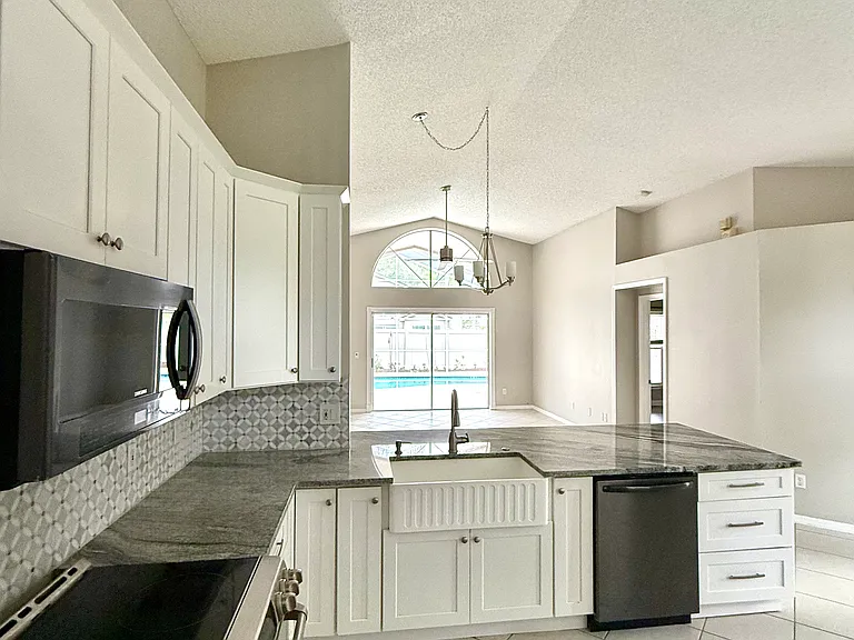 13328 Mallard Cove Blvd — Photo 7