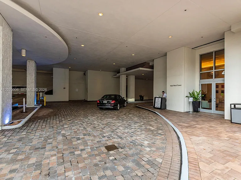 1060 Brickell Ave #2515 — Photo 21