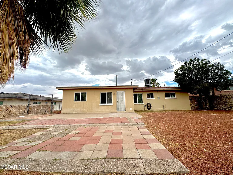 209 San Saba Rd — Photo 3