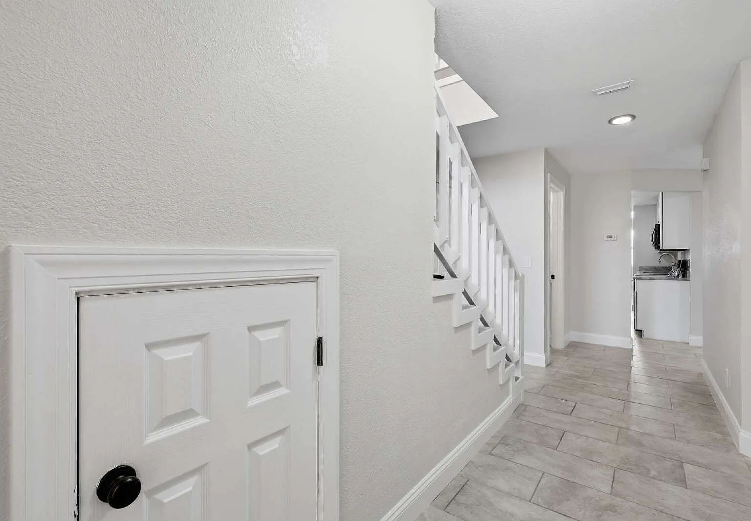 3 bed, 2.5 bath, 1875 sqft, $2,550 — Photo 4