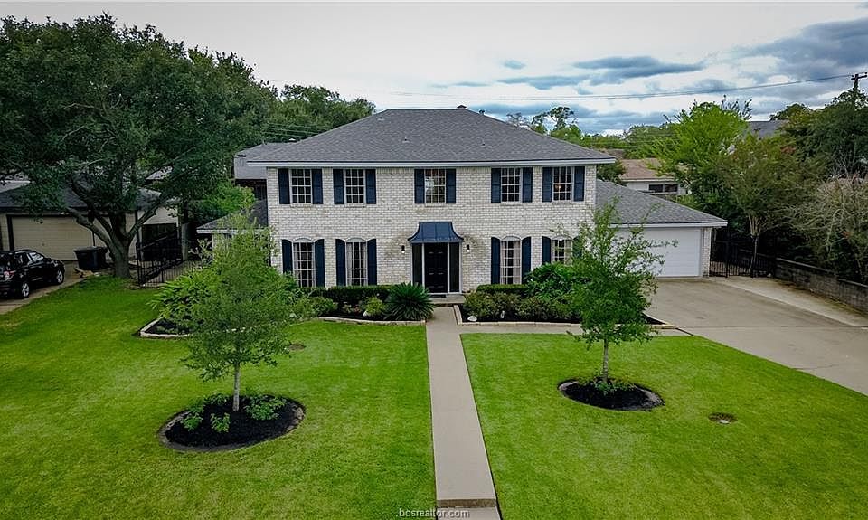 1st image of 2505 Broadmoor Dr