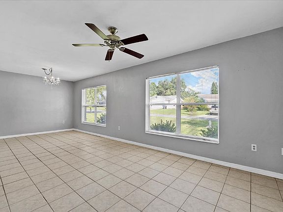 4th image of 140 Poe Dr