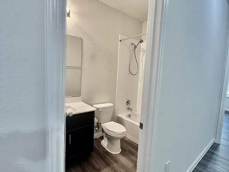 104 Moravia Rd — Photo 30