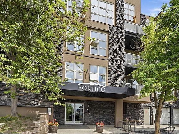 3rd image of 532 S 5th Ave NE #305
