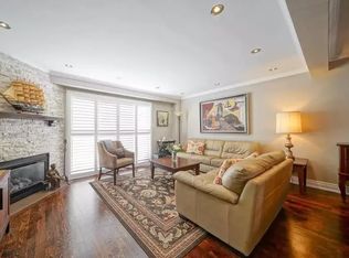 211 Woodbridge Ave #211, Vaughan, ON L4L2T1