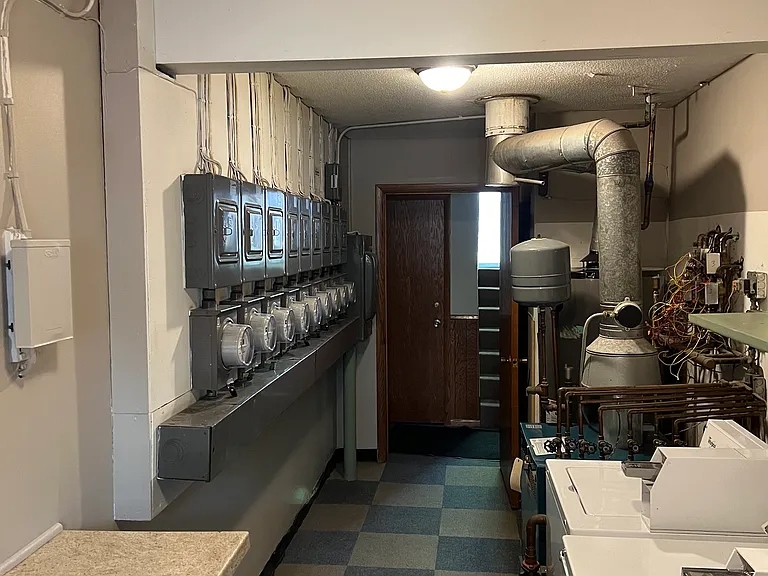 320 Spruce Dr E #8 — Photo 16