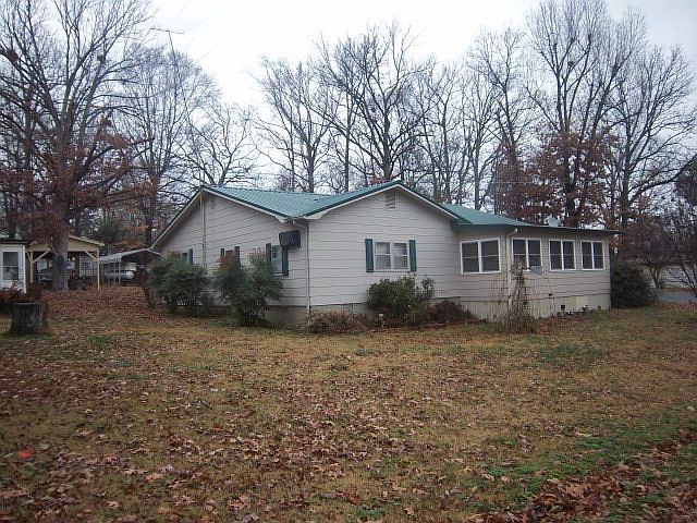 2nd image of 105 Center Dr