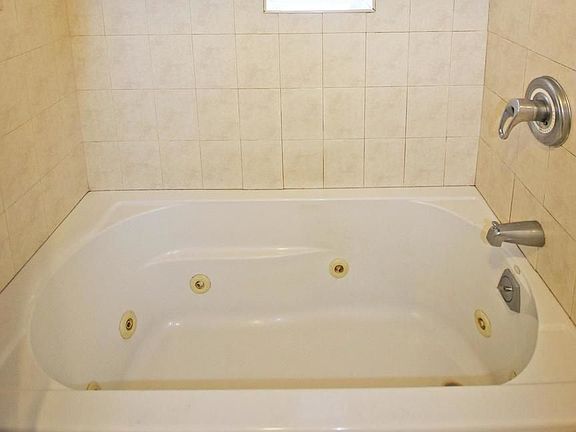 4th image of 21-26 Newtown Ave #8