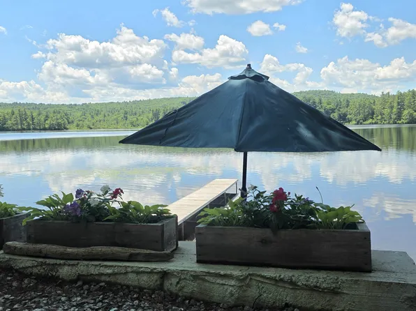 525 N Shore Drive, Hopkinton, NH 03229