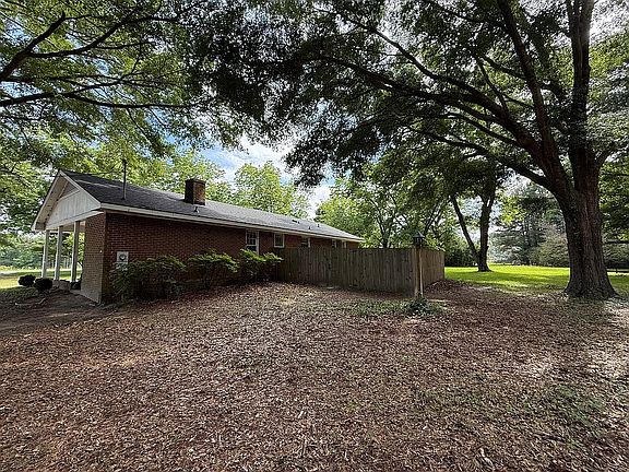 4th image of 860 Baptist Grove Rd
