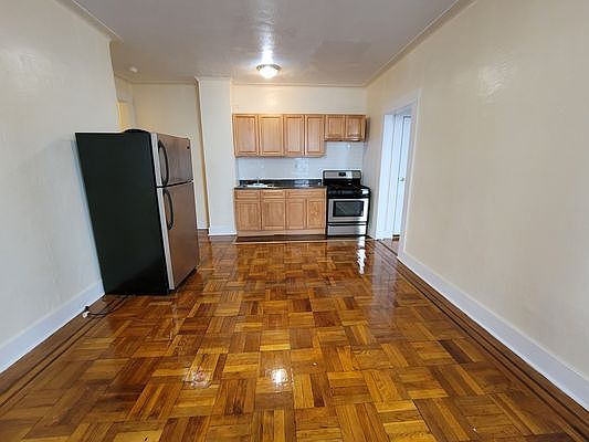 3rd image of 422 New York Ave #B6