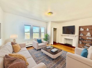 62 Algonquin Rd #2, Chestnut Hill, MA 02467