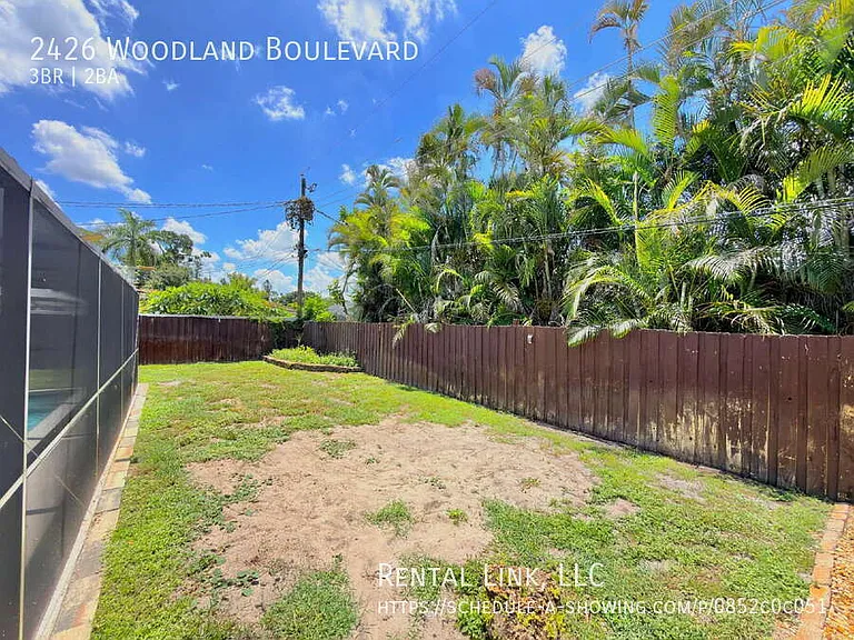2426 Woodland Blvd — Photo 54