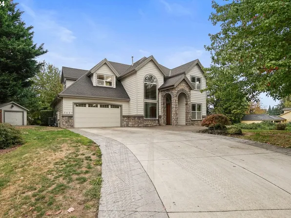 9427 NE River Pointe Cir, Portland, OR 97211