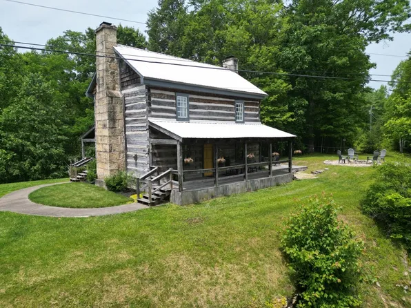 88 Schoolhouse Ln, Mount Nebo, WV 26679