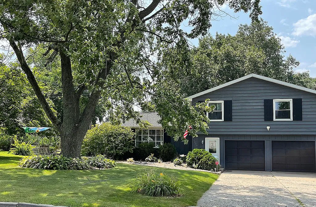 3106 W Chartwell Rd photo 1