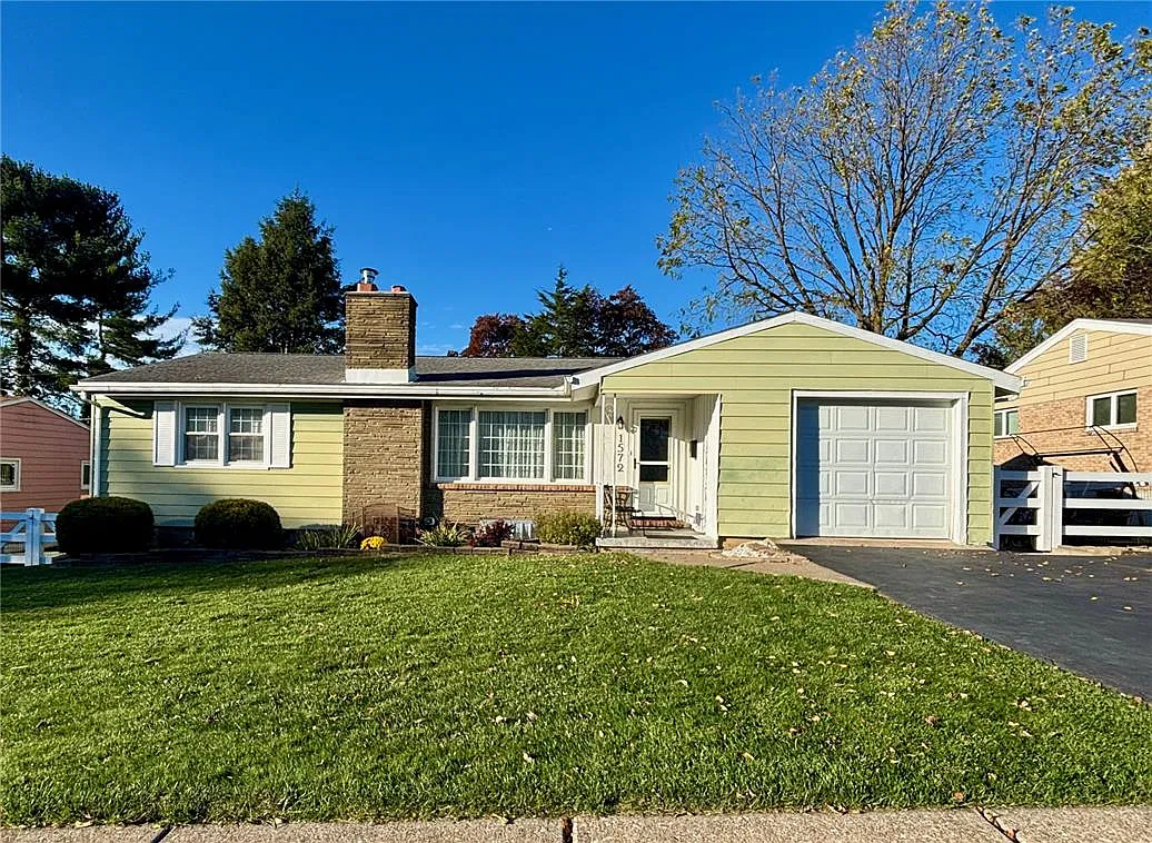 3 bed, 2.0 bath, 1641 sqft, $2,300 — Photo 1