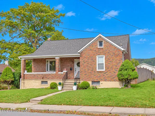 64 Dante St, Roseto, PA 18013