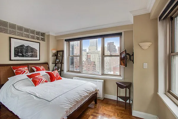 Sold by Real Direct | media 14