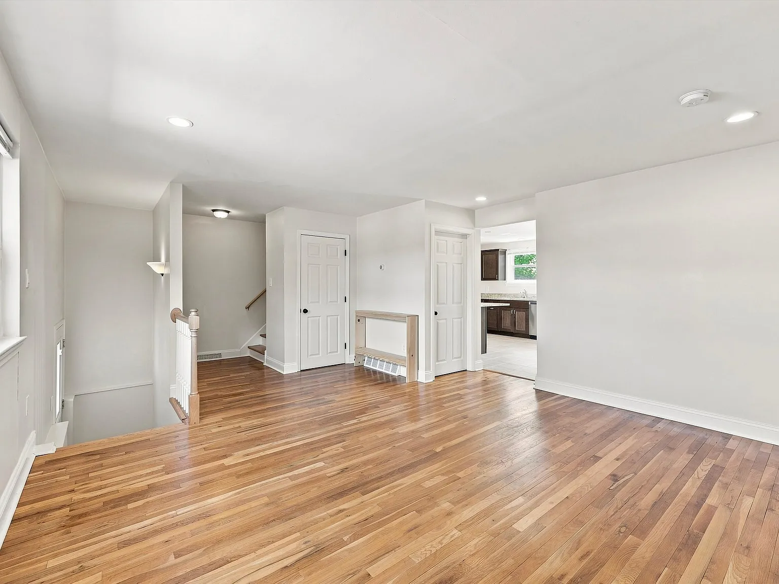 3 bed, 1.5 bath, $2,850 — Photo 3
