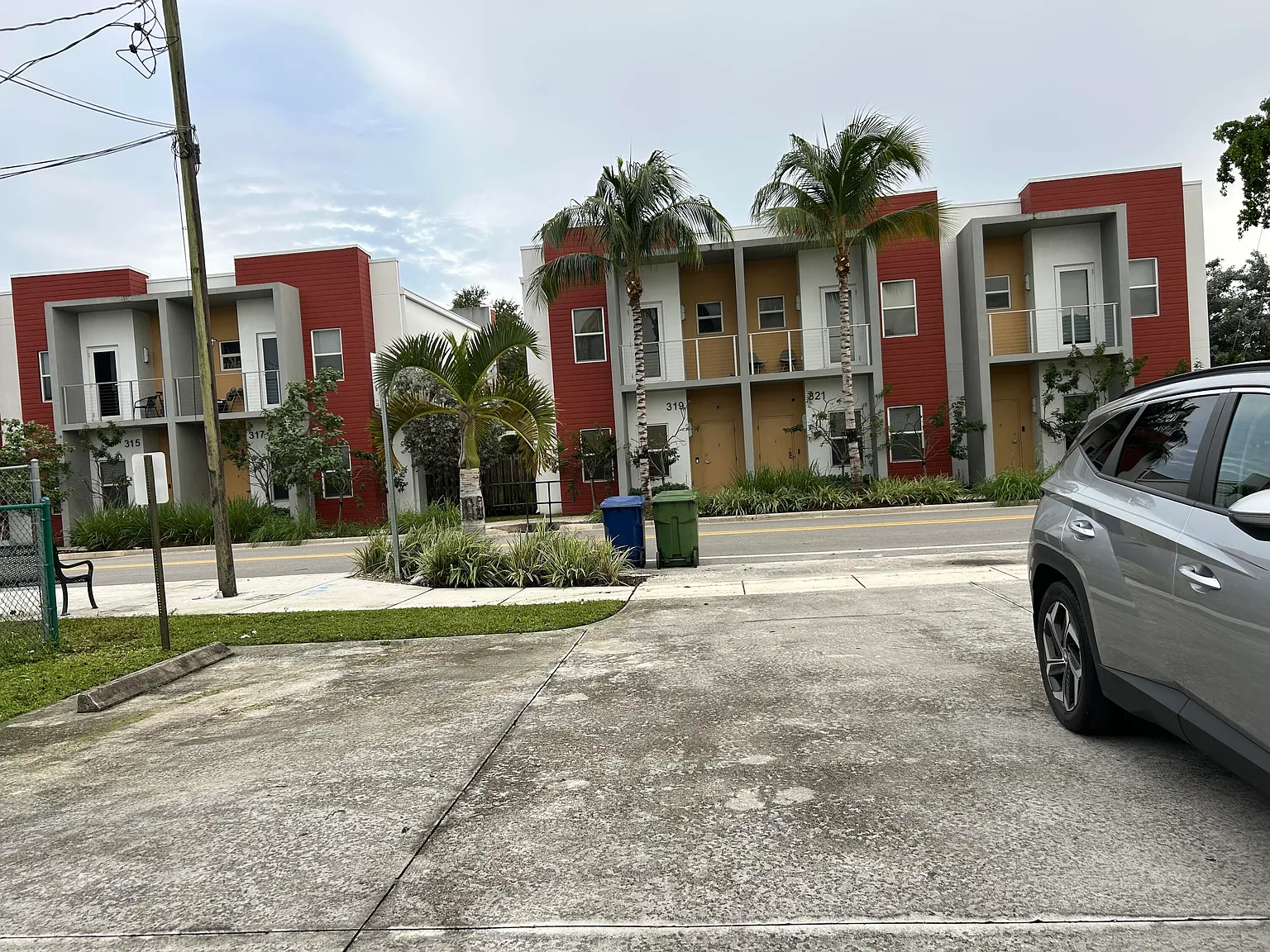 3 bed, 2.0 bath, 1772 sqft, $2,500 — Photo 2