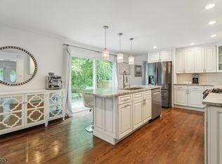 31 Tarn Dr, Morris Plains, NJ 07950