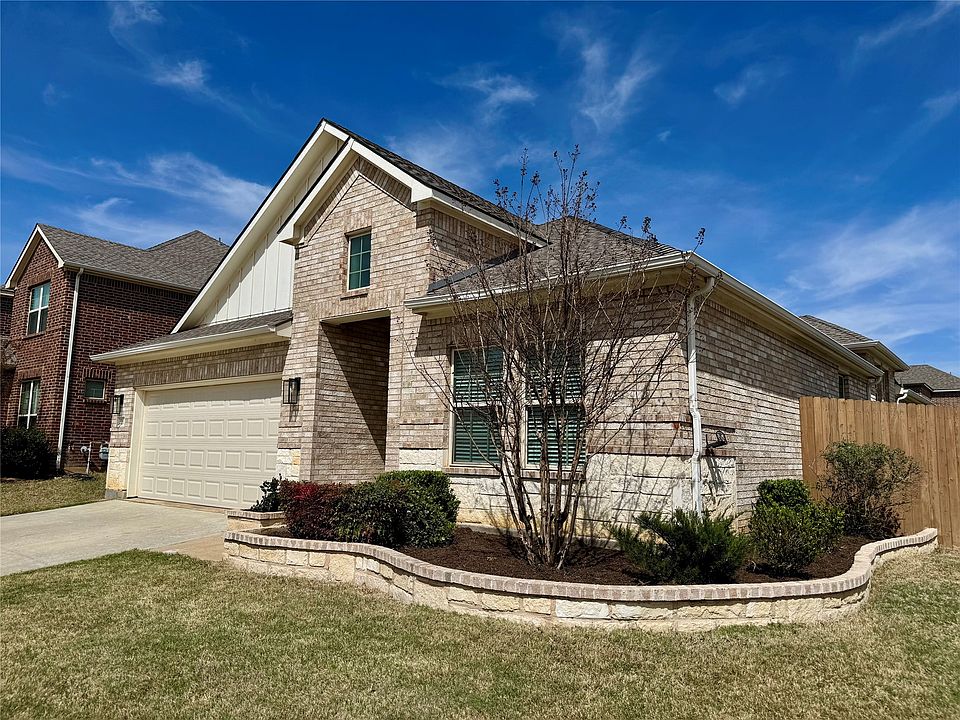 1st image of 2215 Stanhill Dr
