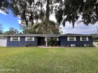 905 Montego Rd E, Jacksonville, FL 32216