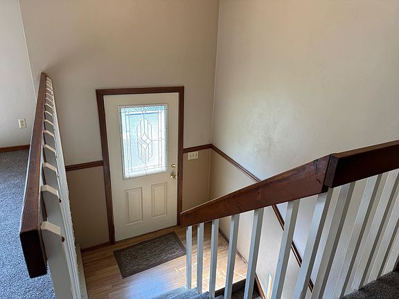3rd image of 237 Valley Dr