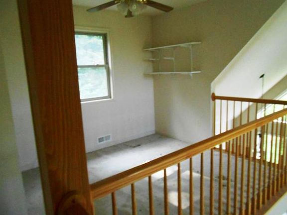 3rd image of 432 Tulip Poplar Dr