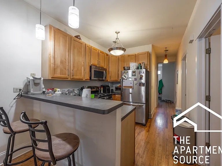 1935 N Wood St #2 — Photo 6
