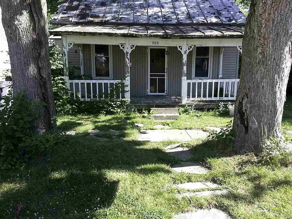 1st image of 305 E Henry St