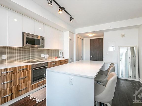 3rd image of 111 Champagne Ave S #706