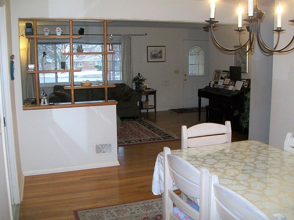 1st image of 6976 Rosemary Ln