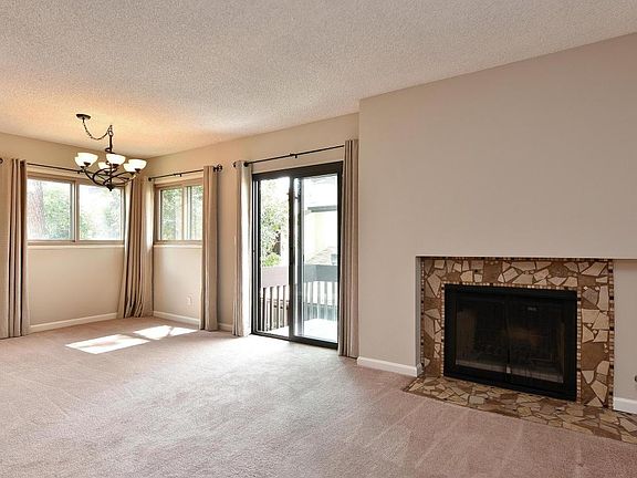 3rd image of 6716 Clybourn Ave Unit 244