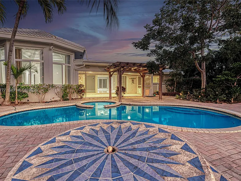 2801 Coral Shores Dr — Photo 29