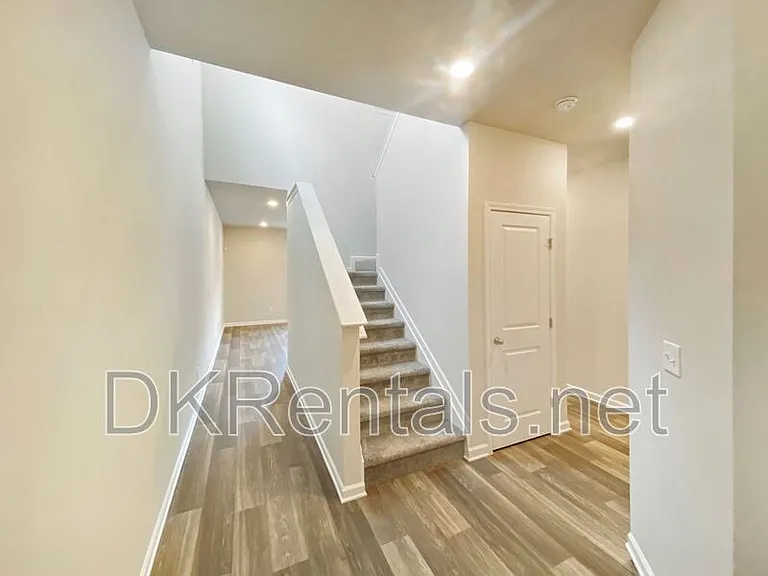 213 Auburn Station Dr — Photo 3