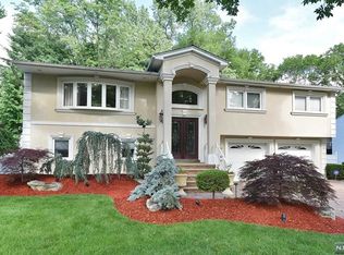 304 McKinley Blvd, Paramus, NJ 07652