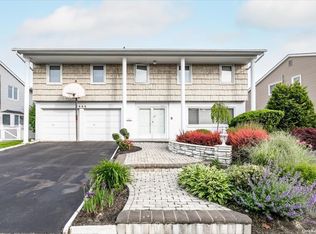 2666 Rebecca St, Bellmore, NY 11710