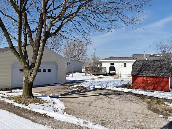 3rd image of 320 Pine St