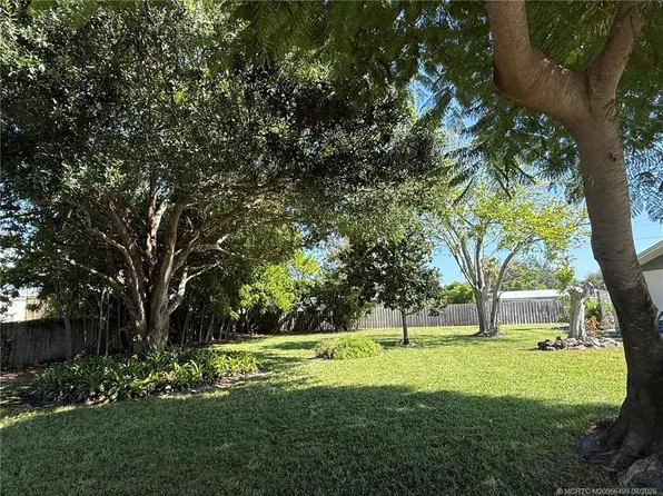 2457 NE Wilda St, Jensen Beach, FL 34957