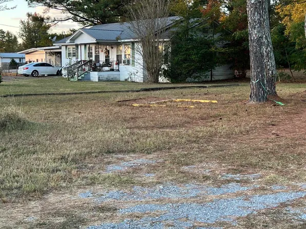 529 Grand Ave, Rainbow City, AL 35906