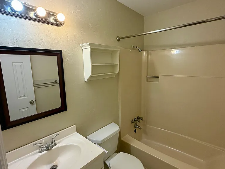 513 Cherokee Ct — Photo 29