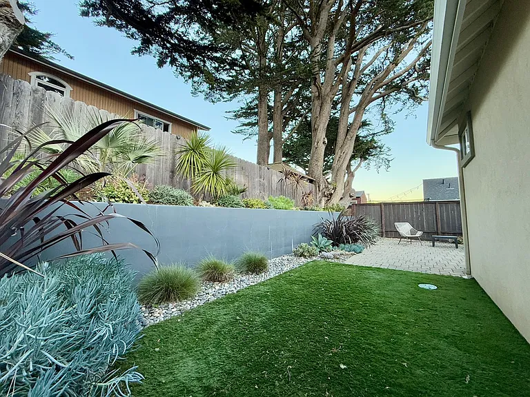 251 San Pedro Ave — Photo 14