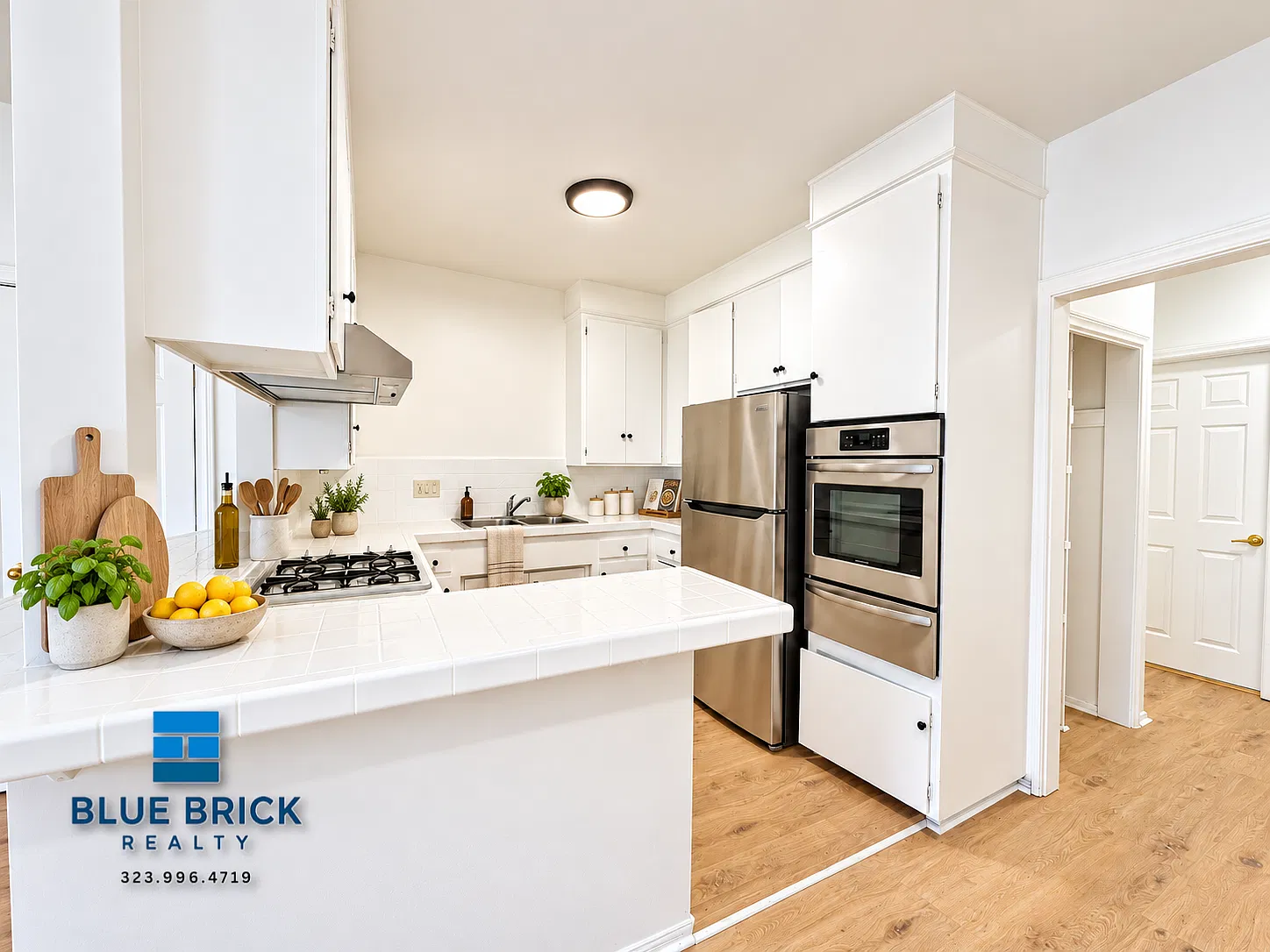 A Rare Find! Spacious 3BR/2BA with Parking, On-Site Laundry & Water Included! — Photo 2