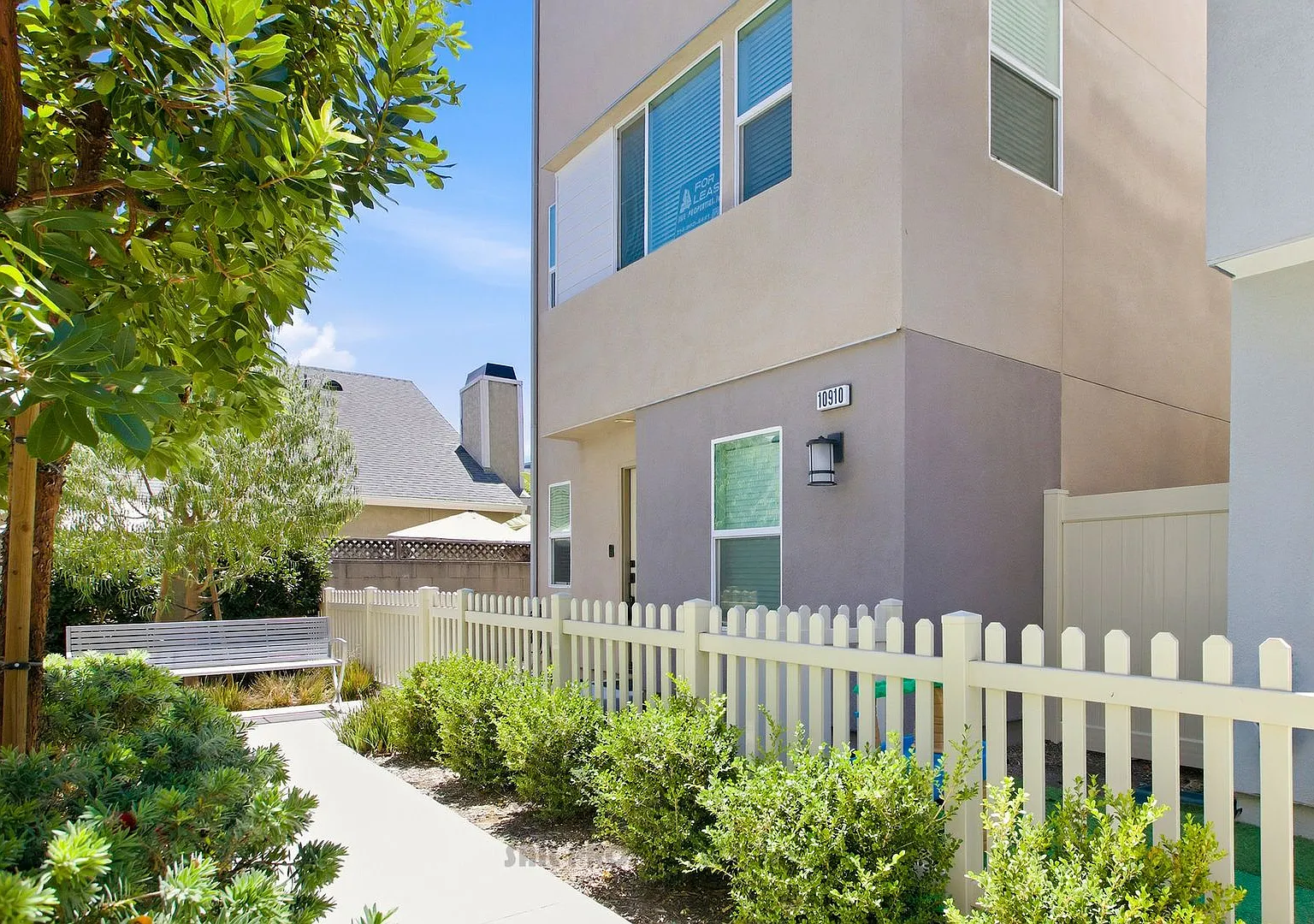 3-Bed, 2.5-Bath Home in Great Stanton Community! — Photo 1